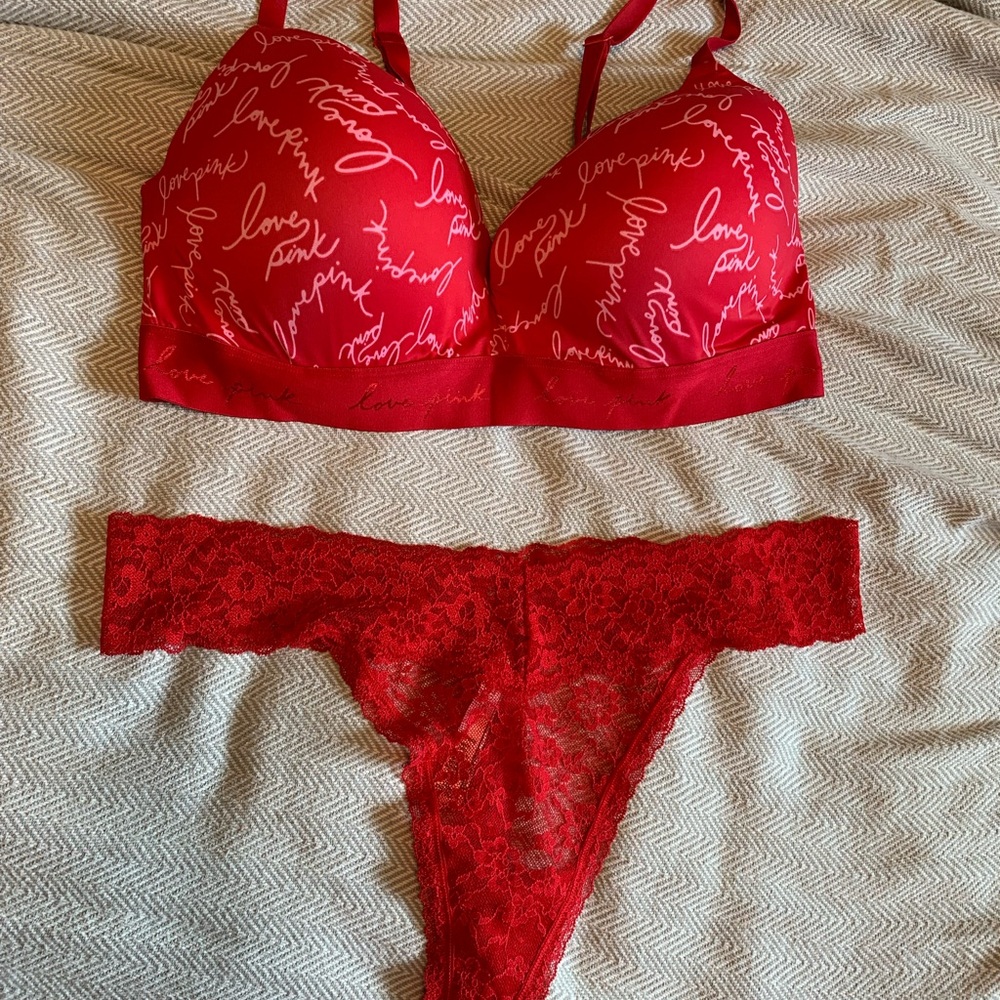 PINK Victoria's Secret Bra w/ FREE panties
